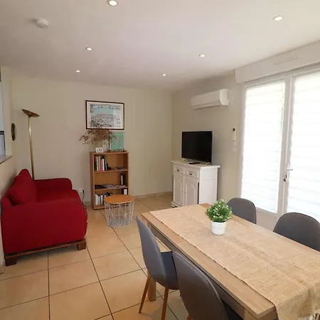 2 Pieces Rdc Avec Terrasse, Climatisation Et Parking Proche Et Commerces - Fr-1-307-127 Apartment